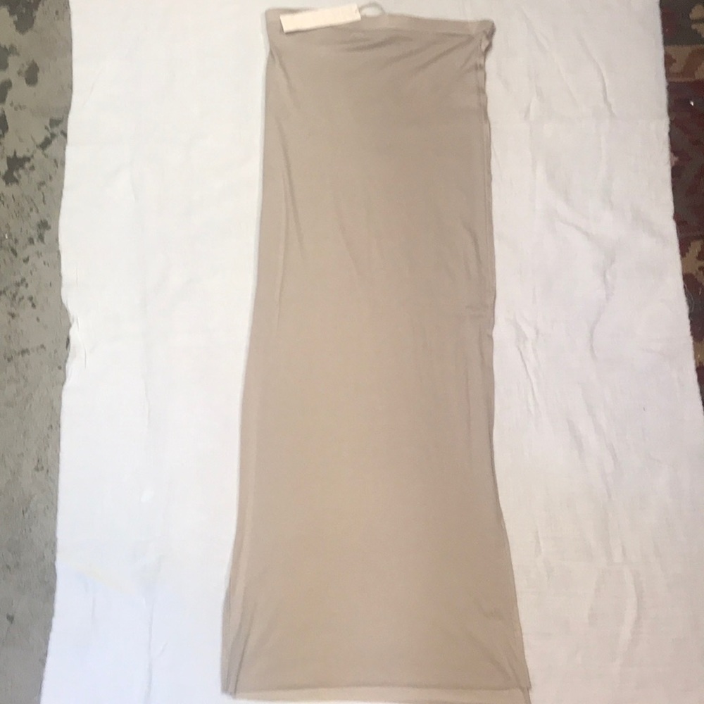 Maxi form fitting skirt with lining